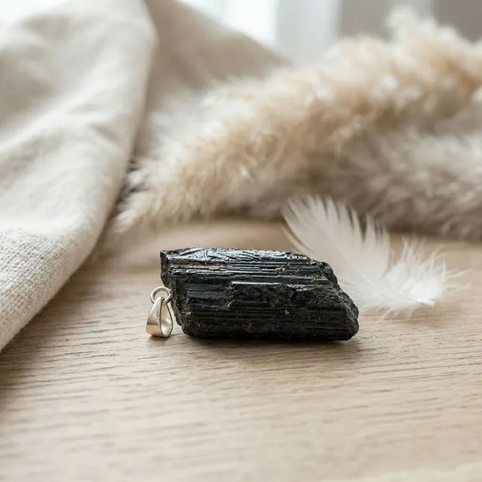 Pendentif "Force d&rsquo;Ancrage" Tourmaline Noire Brute