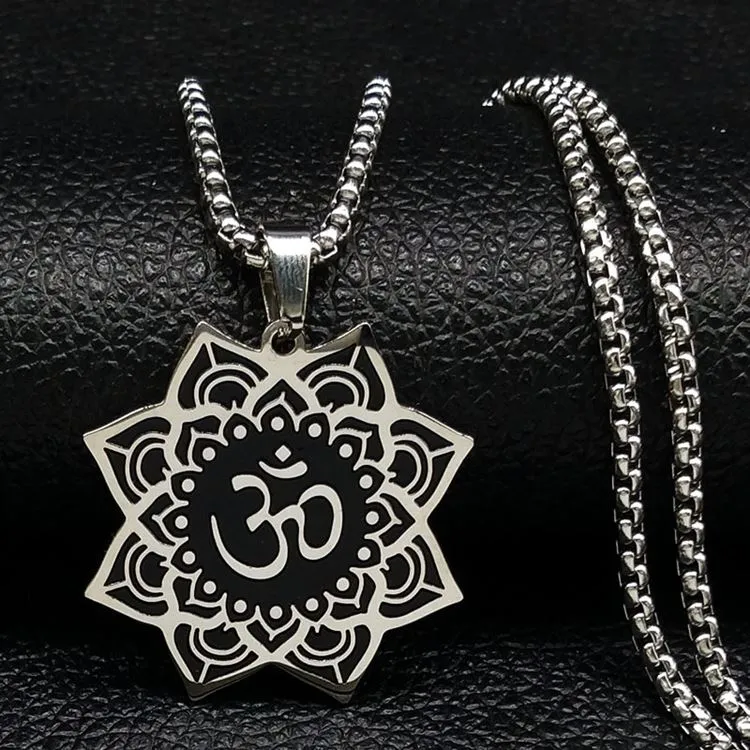 Collier Yoga Om